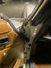 Load image into Gallery viewer, Mercedes 1972 280CE