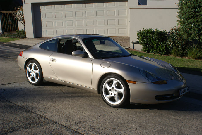 The last value in Porsche 911 - Porsche 1998 996 Coupe