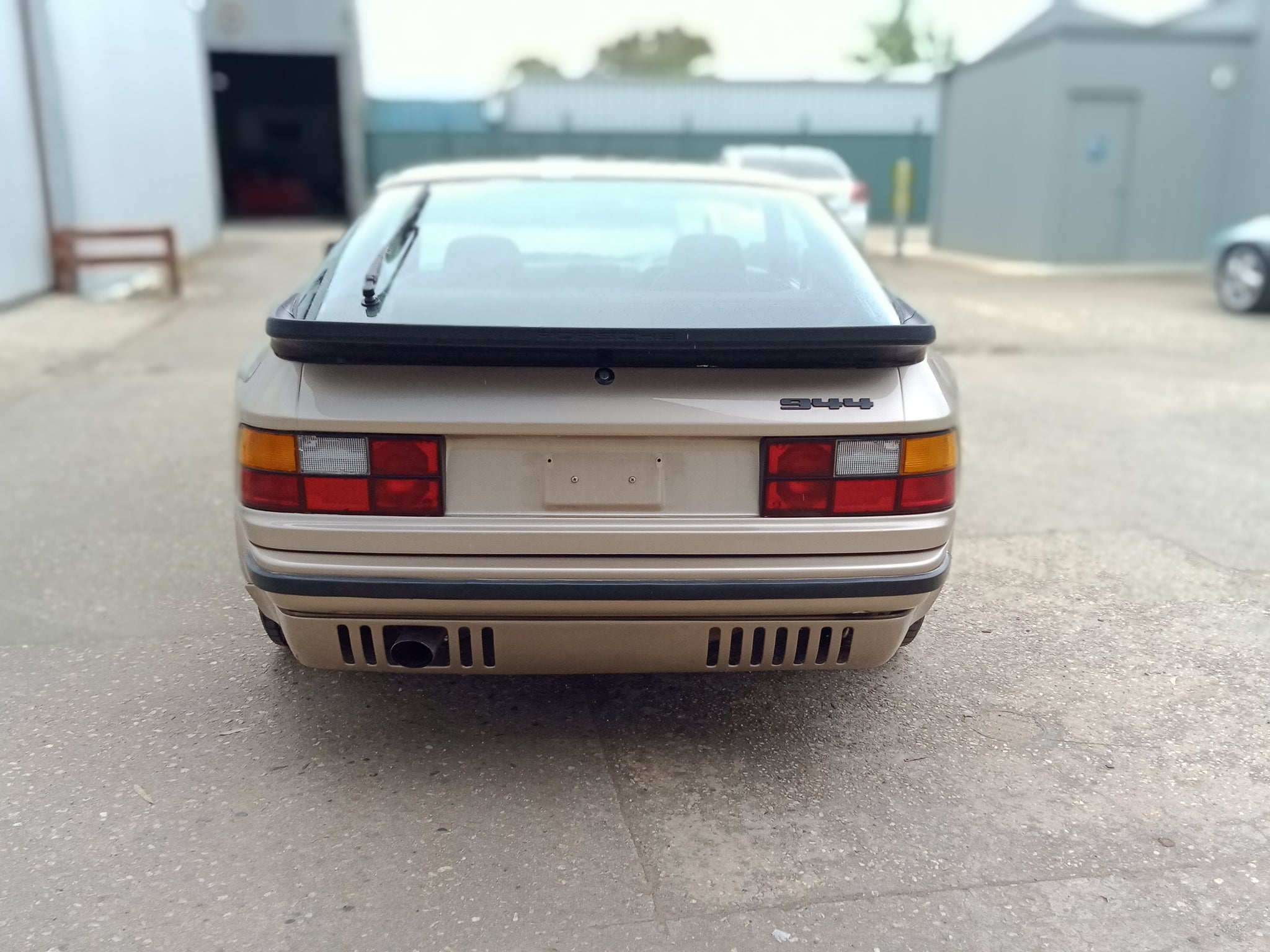 Porsche 944 1985 – TheCollectorGarage